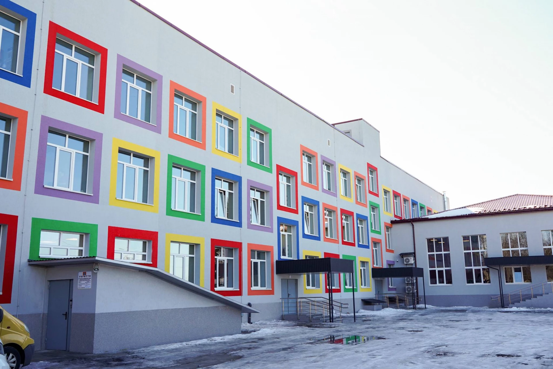 На Київщині відновили ліцей, який під час війни зазнав майже повного руйнування