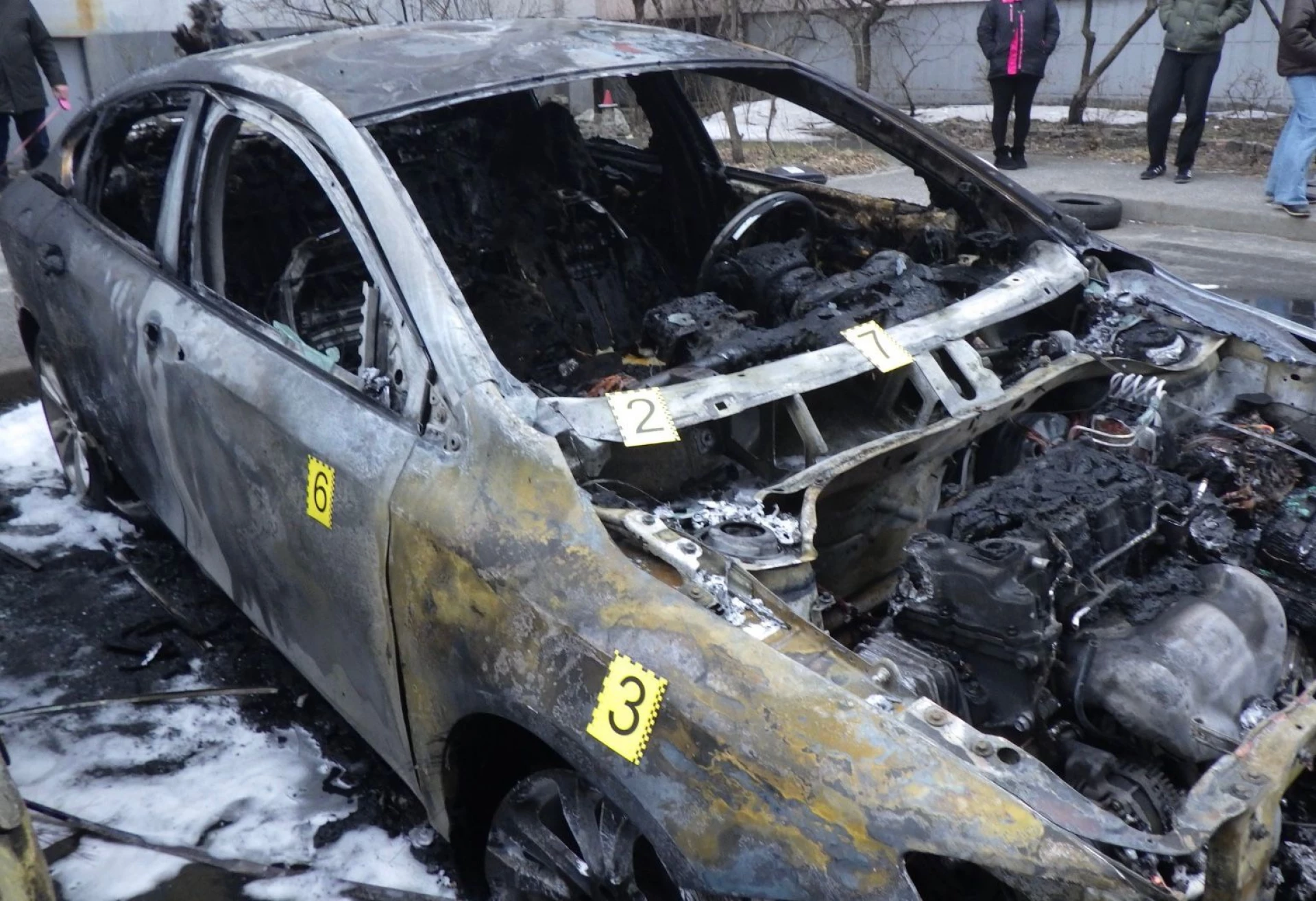 У Києві чоловік спалив авто через конфлікт з сусідкою