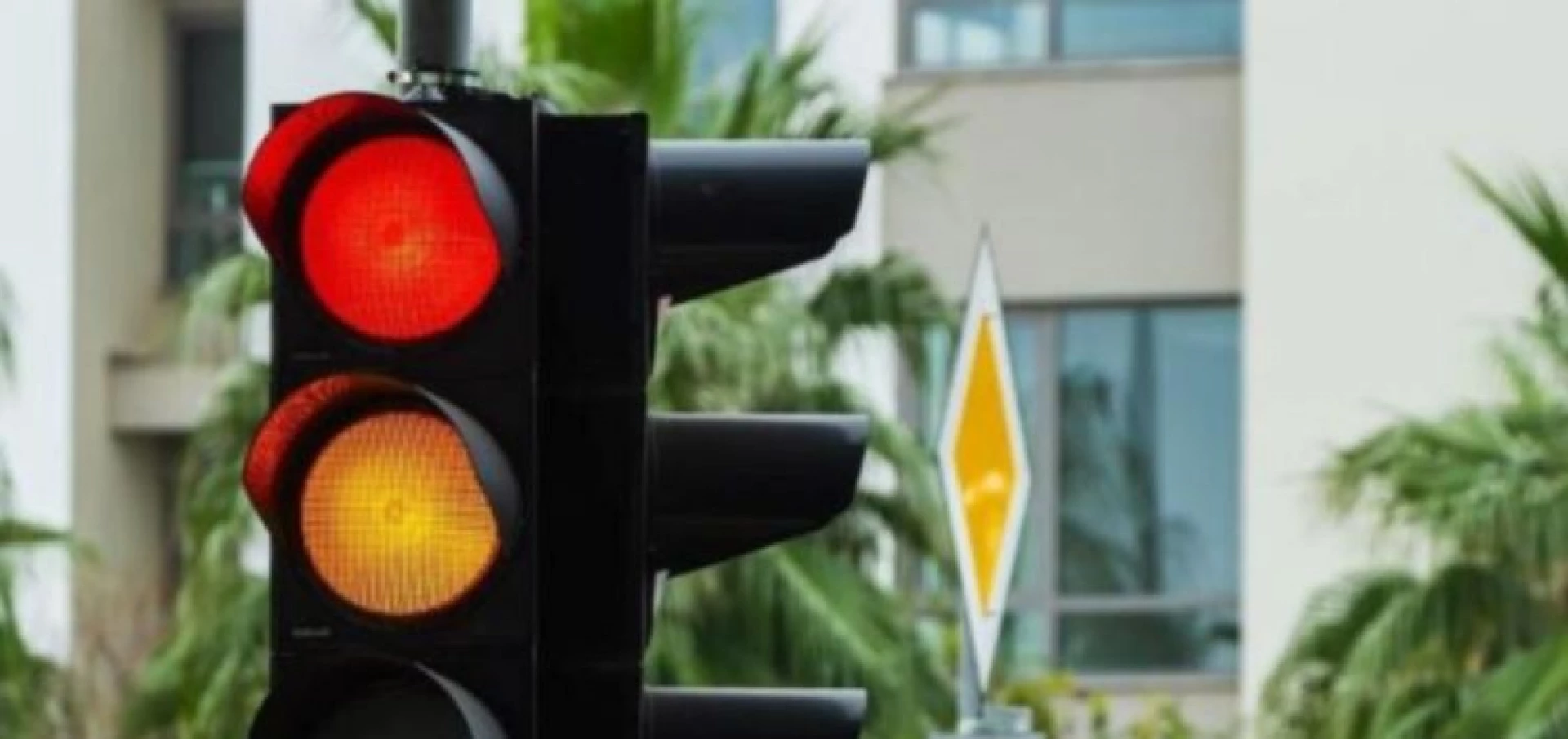 Світлофори Київщини обладнають акумуляторами для роботи під час відключень світла