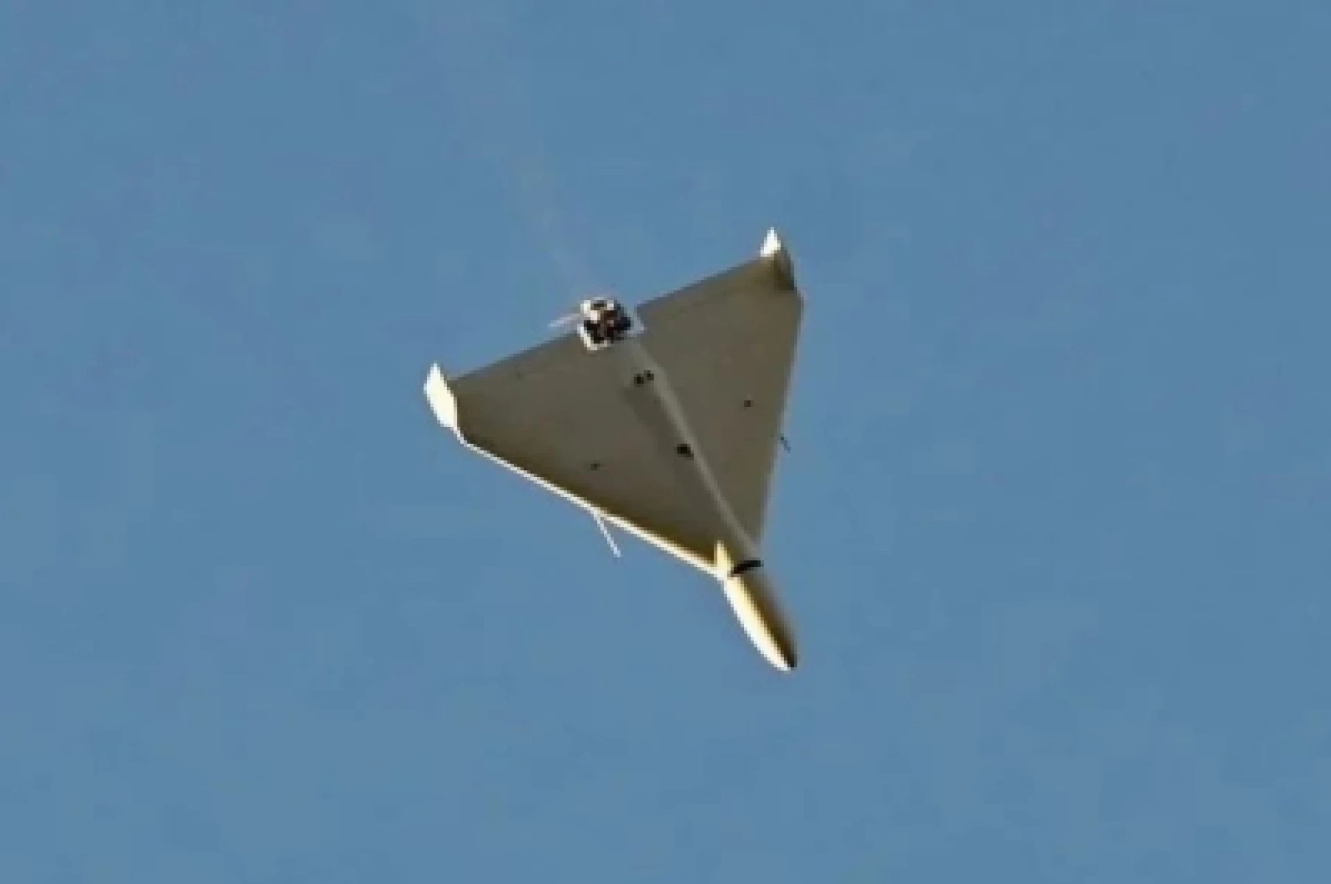 У центрі Києва впали уламки БпЛА