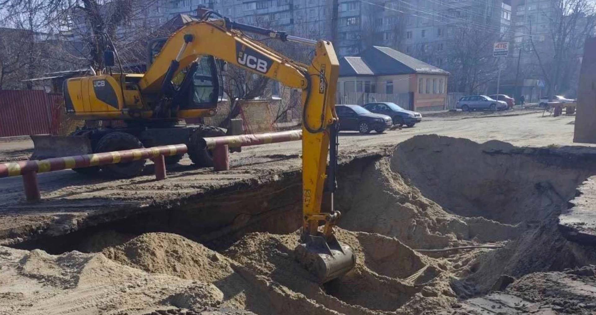 У Черкасах відремонтували і запустили колектор на вулиці Гоголя