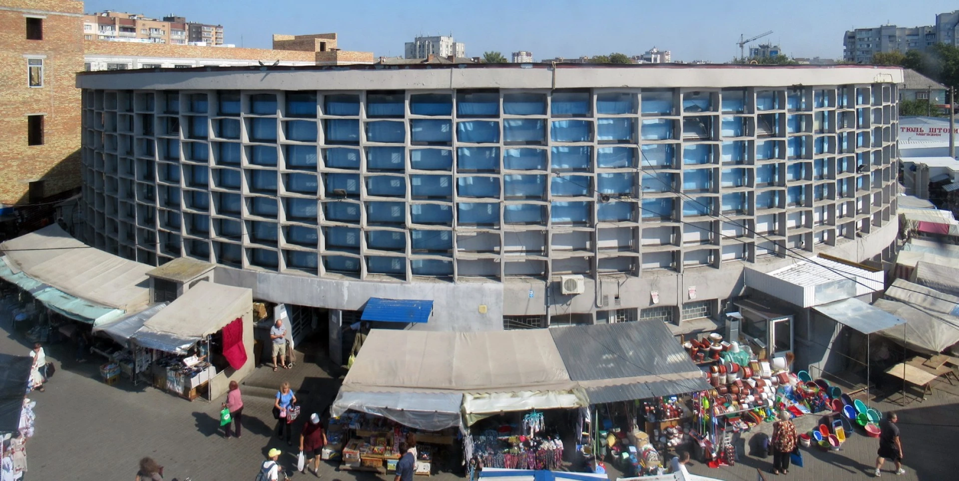 Ринки Черкас: від легендарної «літаючої тарілки» до сучасних торговельних майданчиків