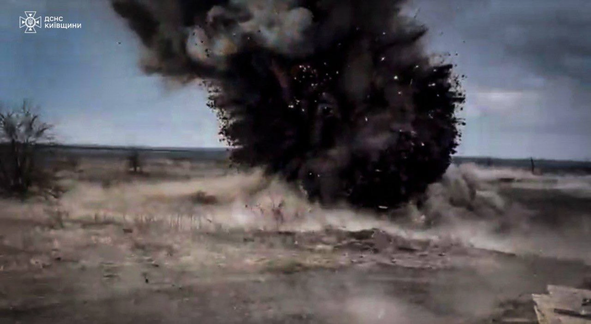 Білоцерківські піротехніки провели масштабне знищення боєприпасів