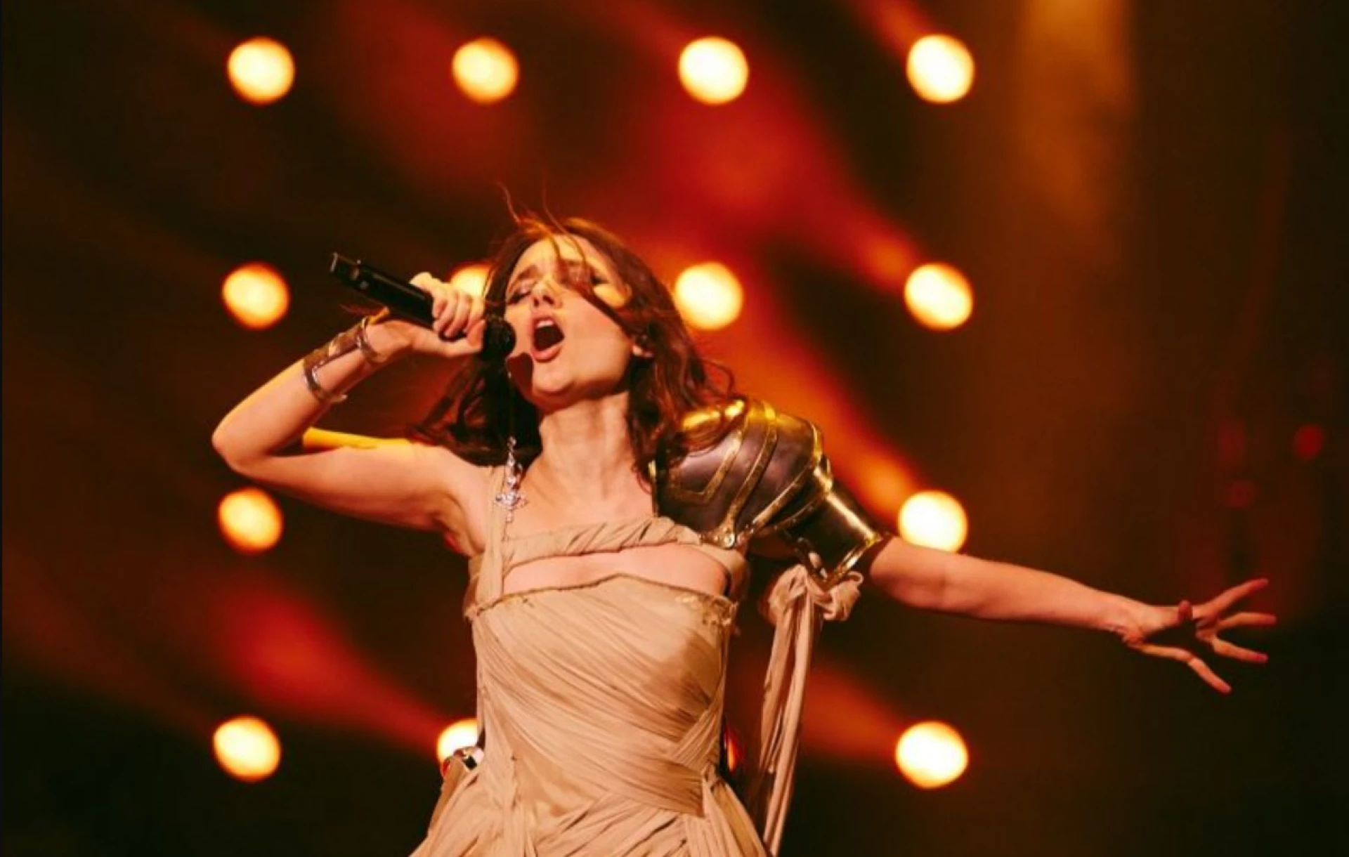 Jerry Heil презентувала нову пісню «Привіт. Hello»