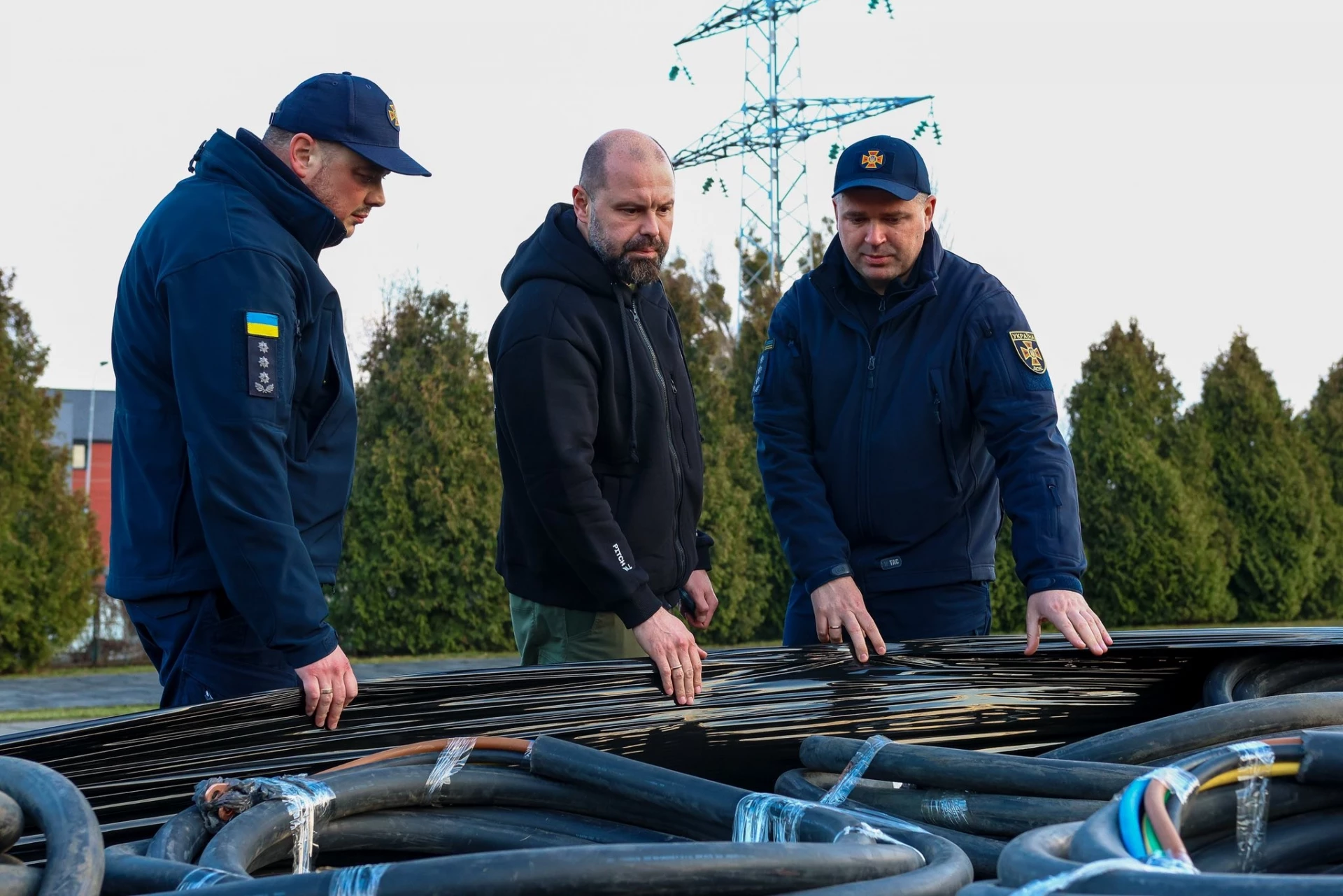 Рятувальникам Київщини передали нове обладнання для роботи в умовах війни