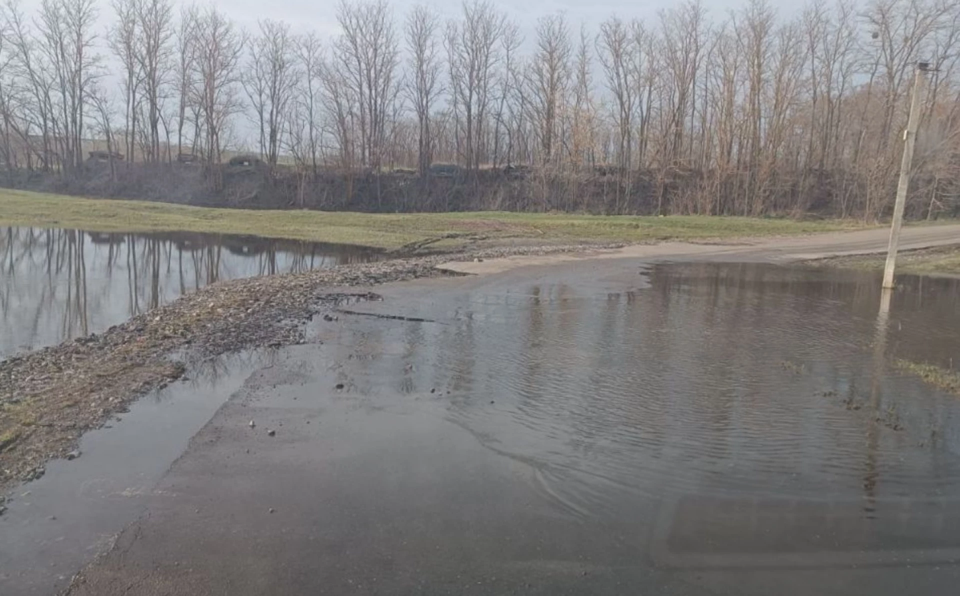 Зійшла вода: відкрили проїзд мостом між Черкаською і Кіровоградської областями