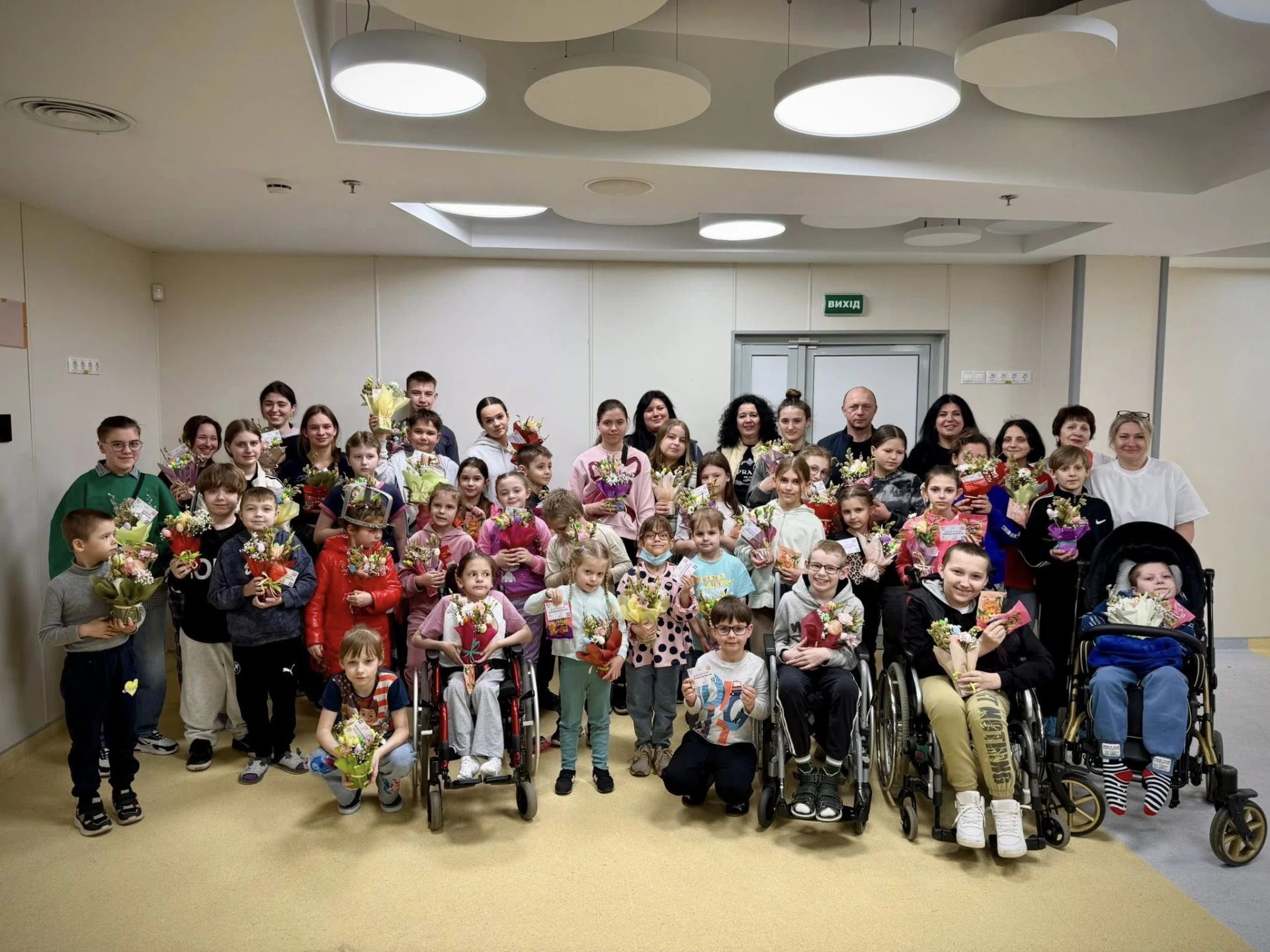 В Охматдиті провели великодній флористичний майстер-клас для дітей