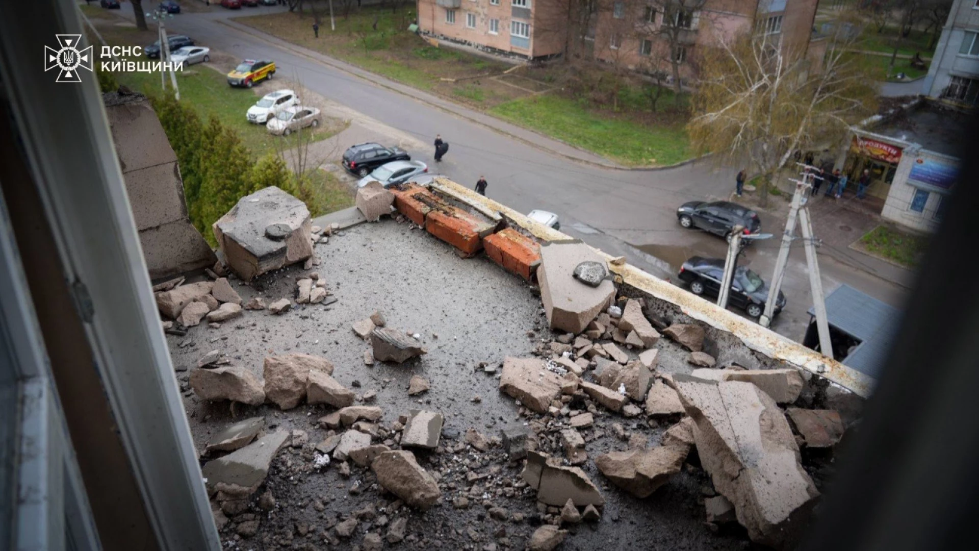 У трьох районах Київщини ліквідовують наслідки російської атаки