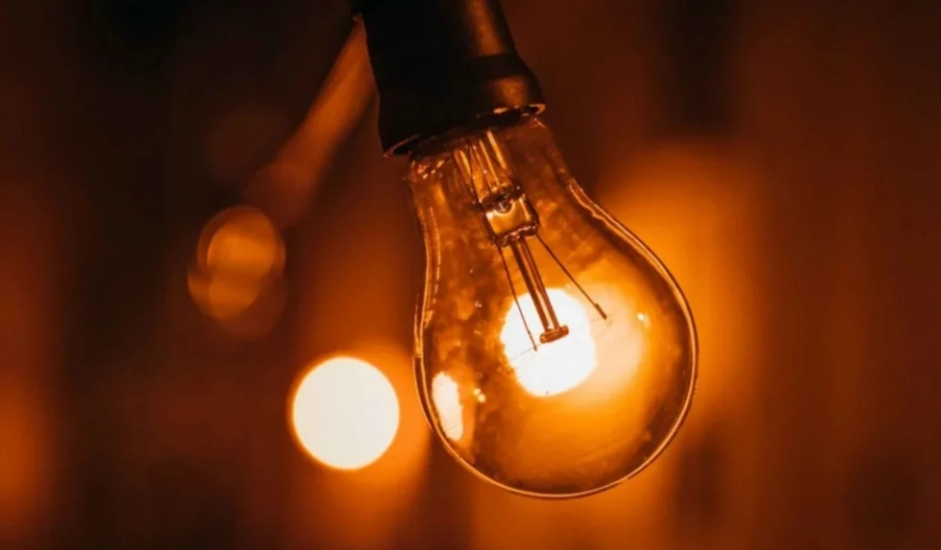 Графік відключення світла у Черкаській області 9 квітня