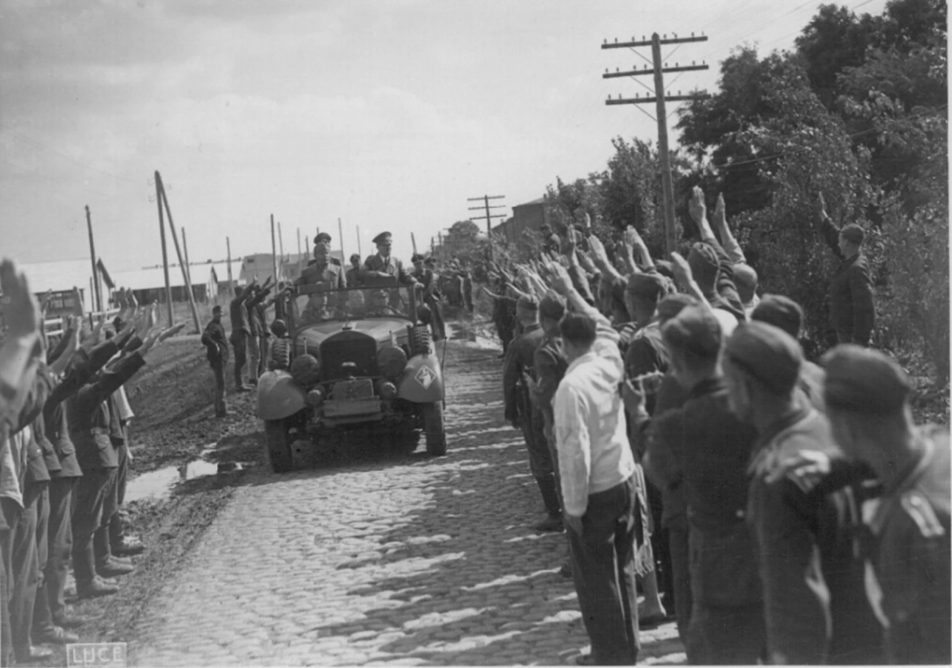 Опублікували архівні фото зустрічі Гітлера та Муссоліні в Умані. Що там робили диктатори?