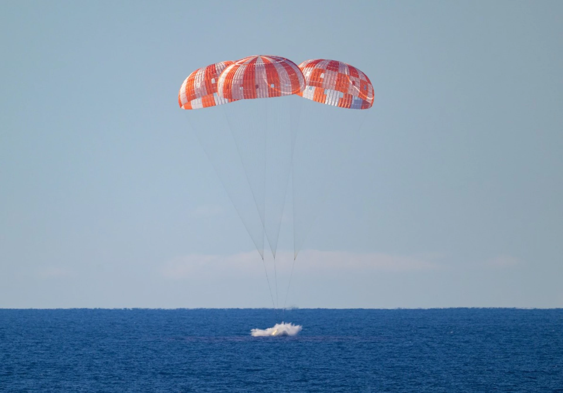 Місія «Артеміда-2» повернувся на Землю після польоту до Місяця