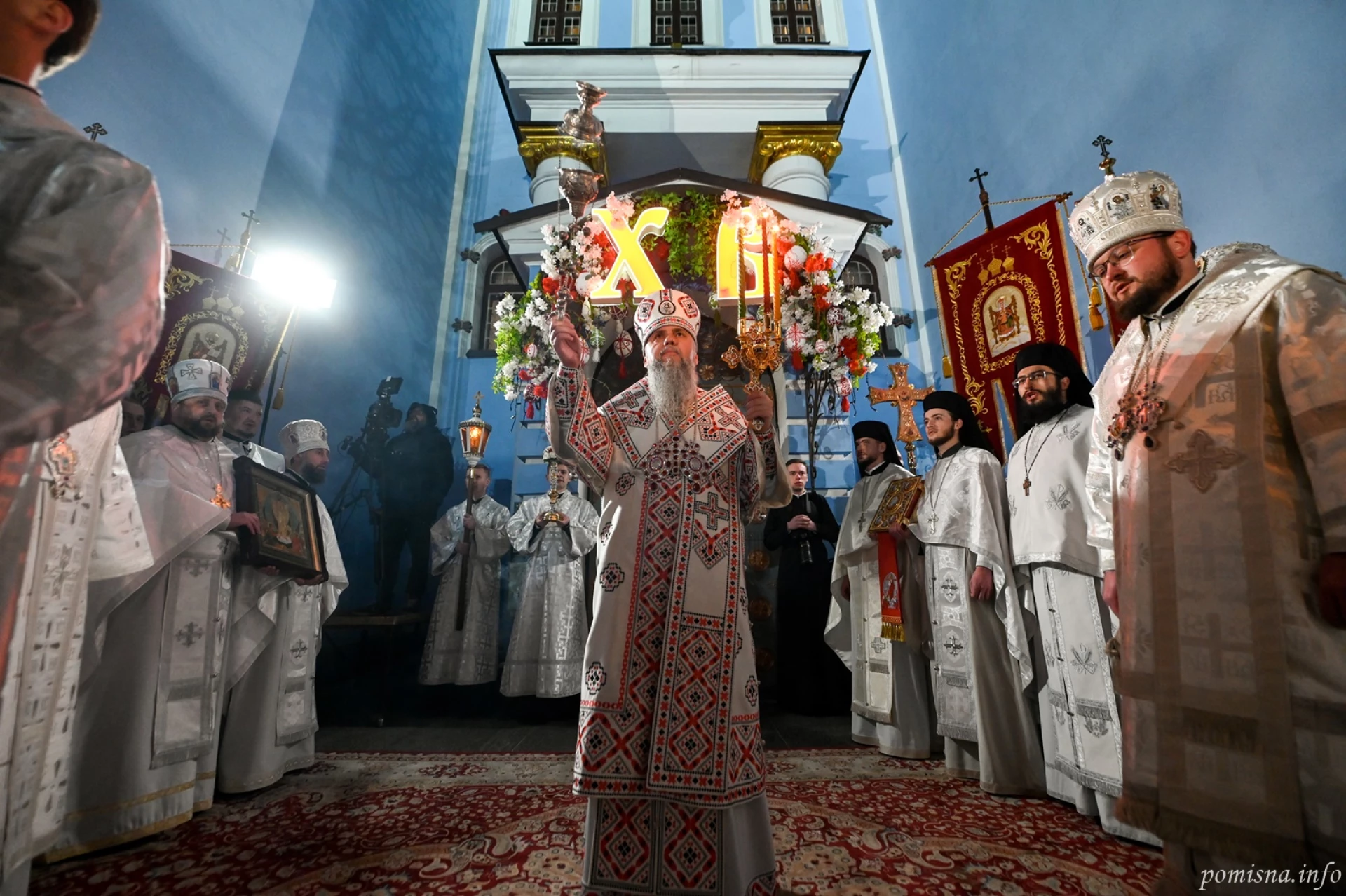 У Києві відбулося урочисте Пасхальне богослужіння на чолі з митрополитом Епіфанієм