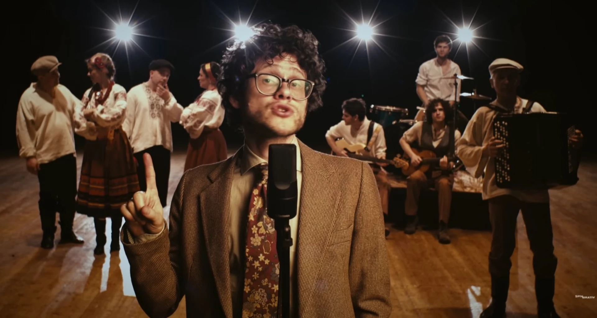 Черкаський гурт «Спів братів» випустив пісню «Геній-Євгеній». Дивіться відео