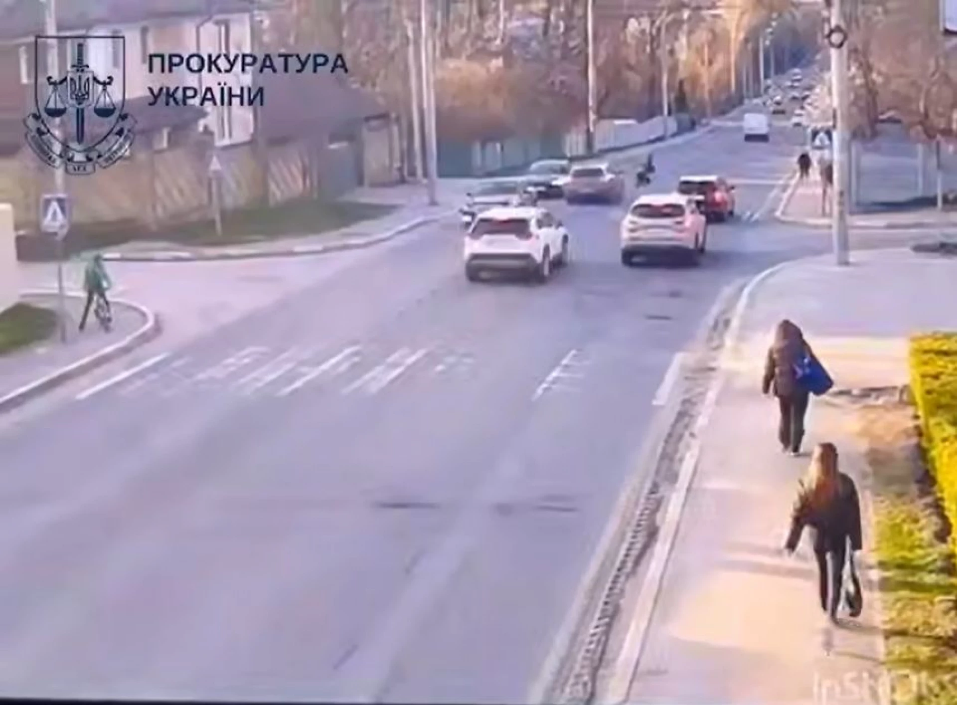 На Київщині водій збив 13-річну дівчину: дитина в комі