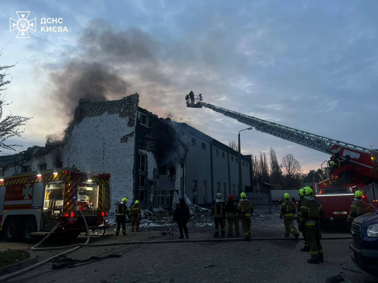 У Києві лунають вибухи: кількість жертв збільшилась
