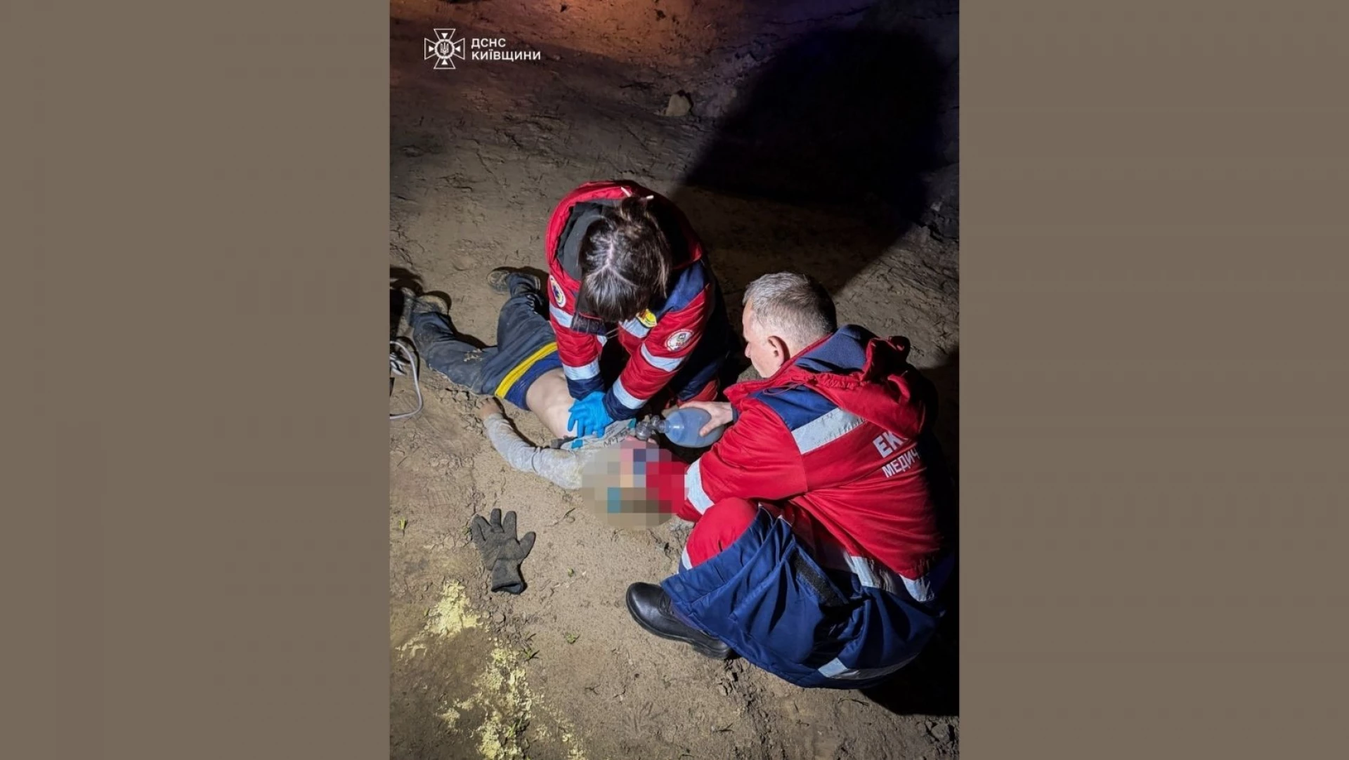 У Бородянці дитину засипало піском: врятувати хлопчика не вдалося