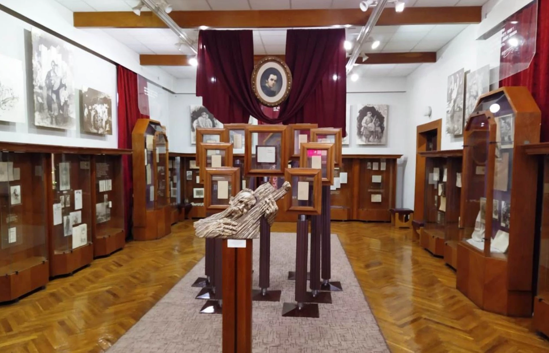 Храм однієї книги: все, що варто знати про Музей «Кобзаря» в Черкасах