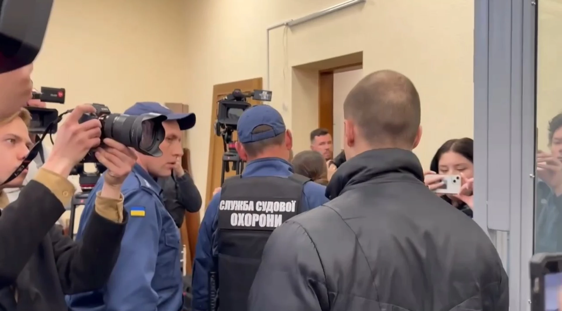 За поліцейських, які втекли під час теракту у Києві, внесли заставу