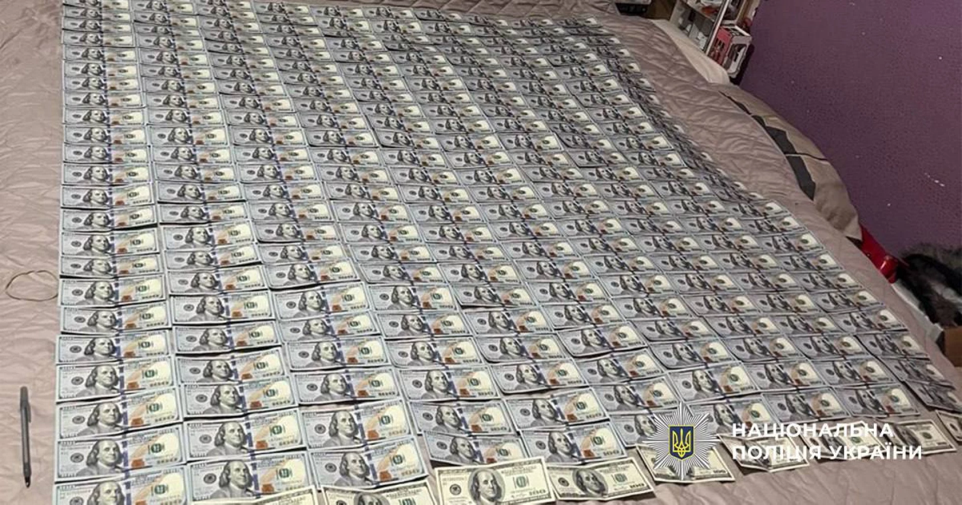 У Києві продавали відстрочку через догляд за родичами: затримано юристів і посадовицю РДА