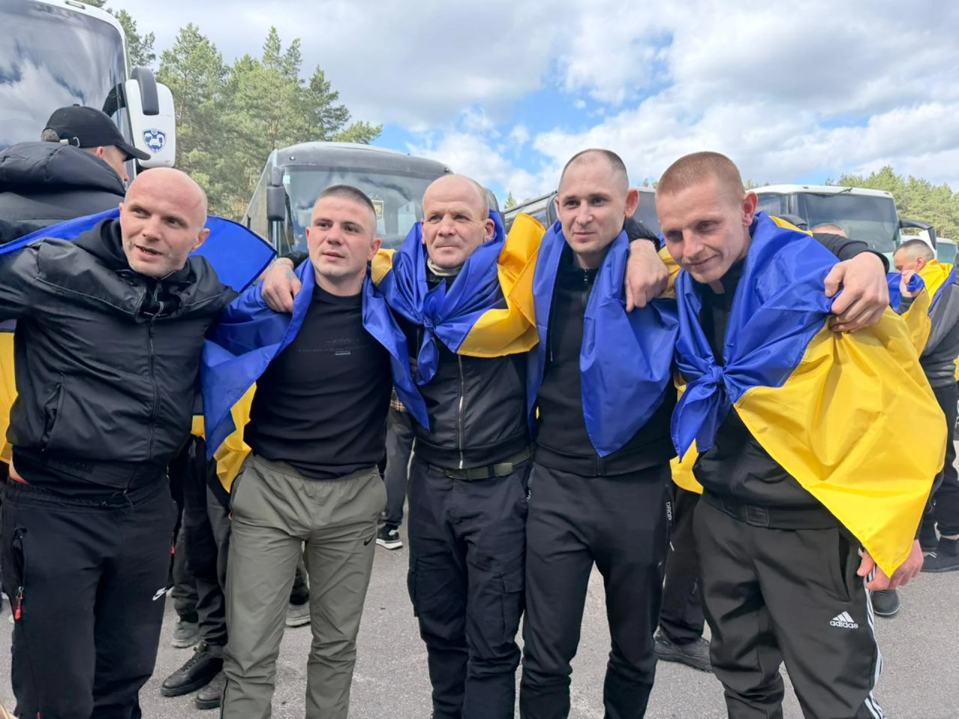 Відбувся обмін полоненими: додому повернулись 193 українські воїни