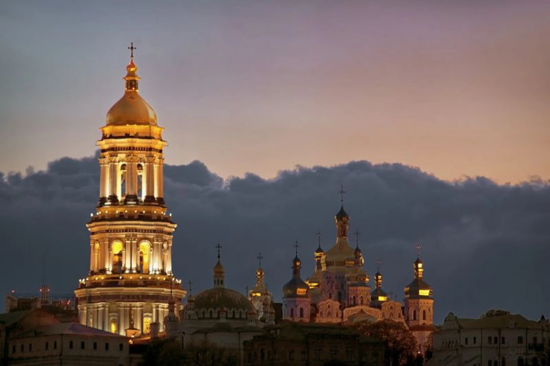 Киян кличуть піднятися на Велику лаврську дзвіницю