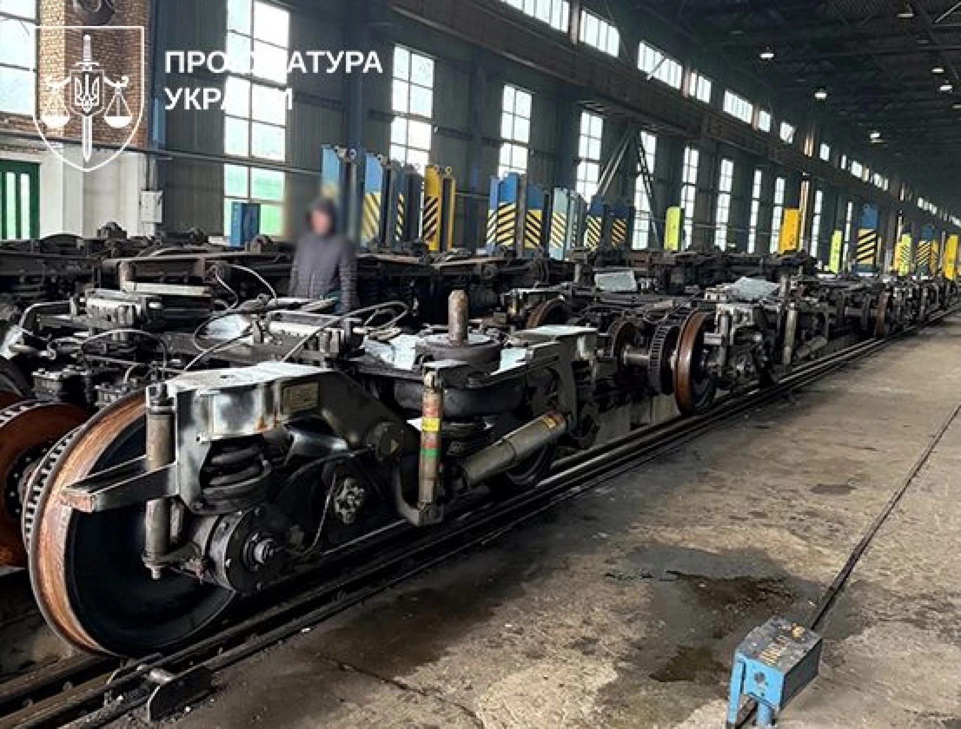 Неякісні вагони для «Укрзалізниці» і 64 млн грн збитків: трьом посадовцям в Києві оголосили підозру