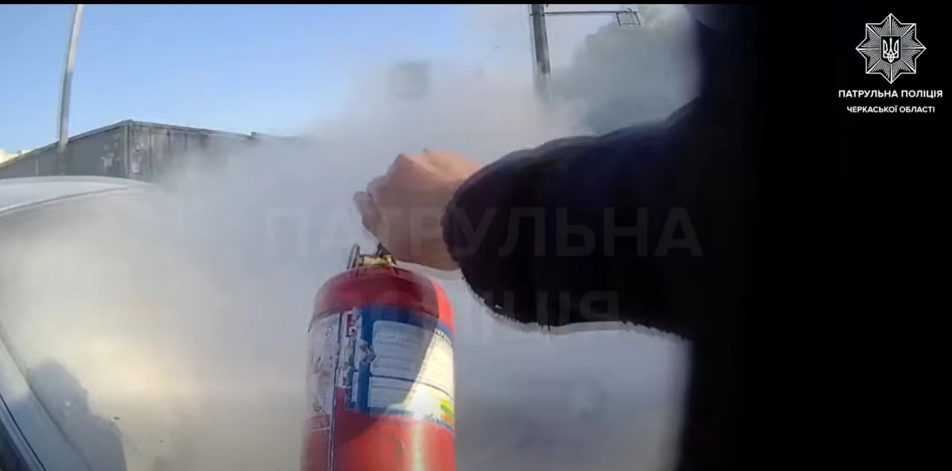 У Черкасах загорівся автомобіль. Відео