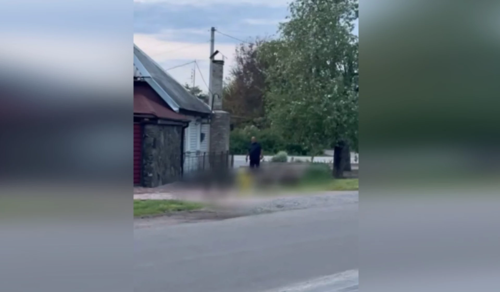 У Черкасах чоловік стріляв по дітях, які зірвали бузок