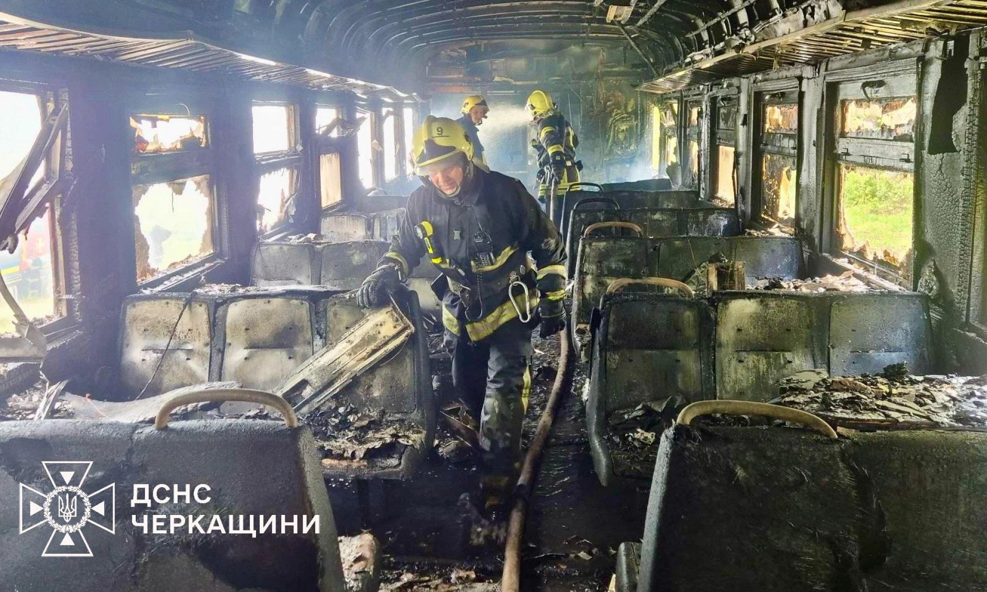 Вогонь знищив вагони електропотягу на Черкащині: евакуювали 40 пасажирів