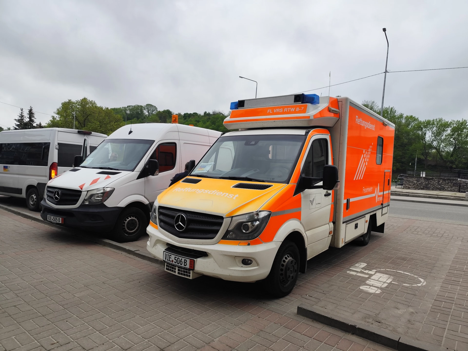 Німецьке місто передало Каневу два автомобілі