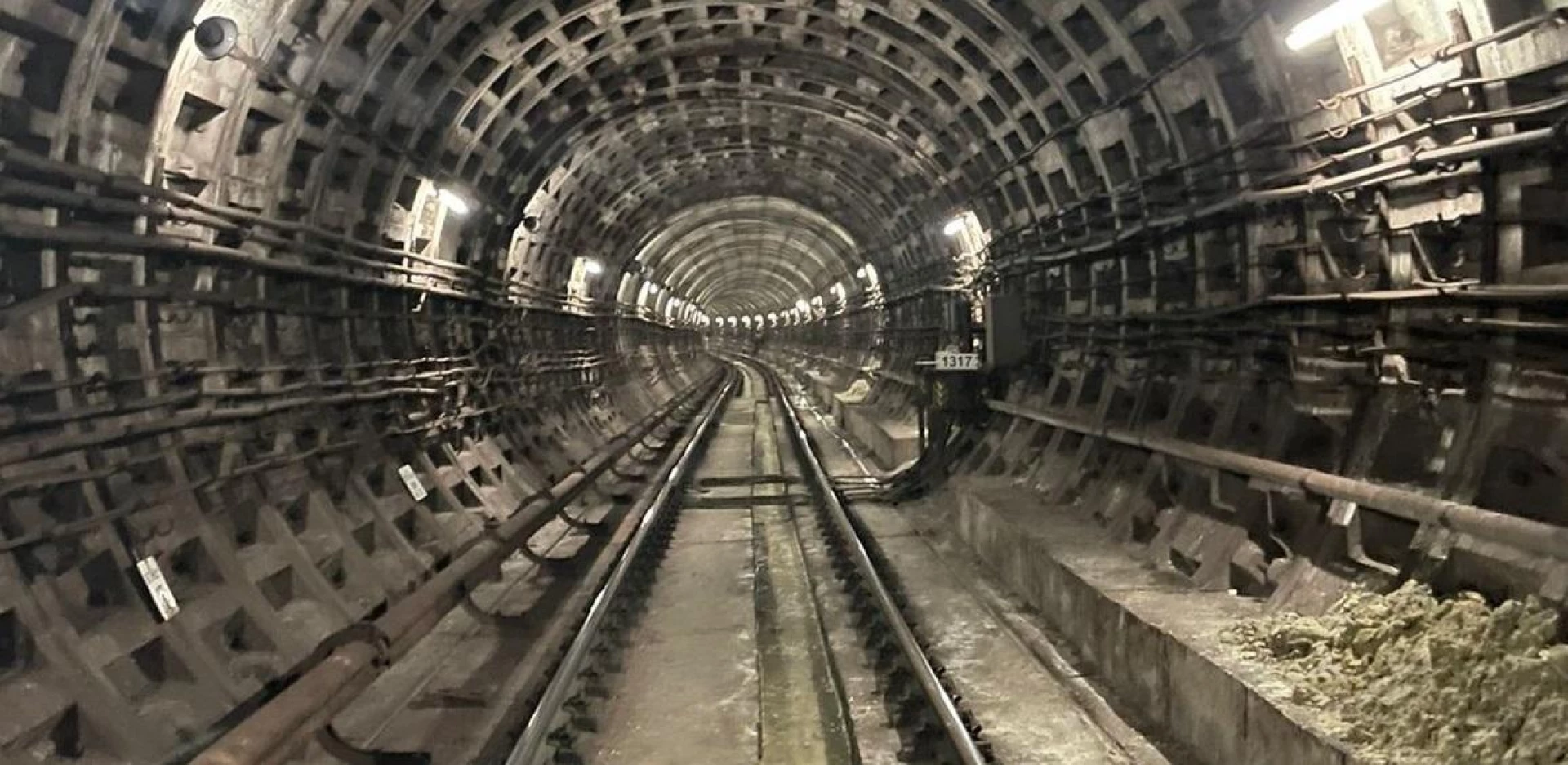 У Києві планують капремонт тунелю метро між «Тараса Шевченка» та «Почайною»