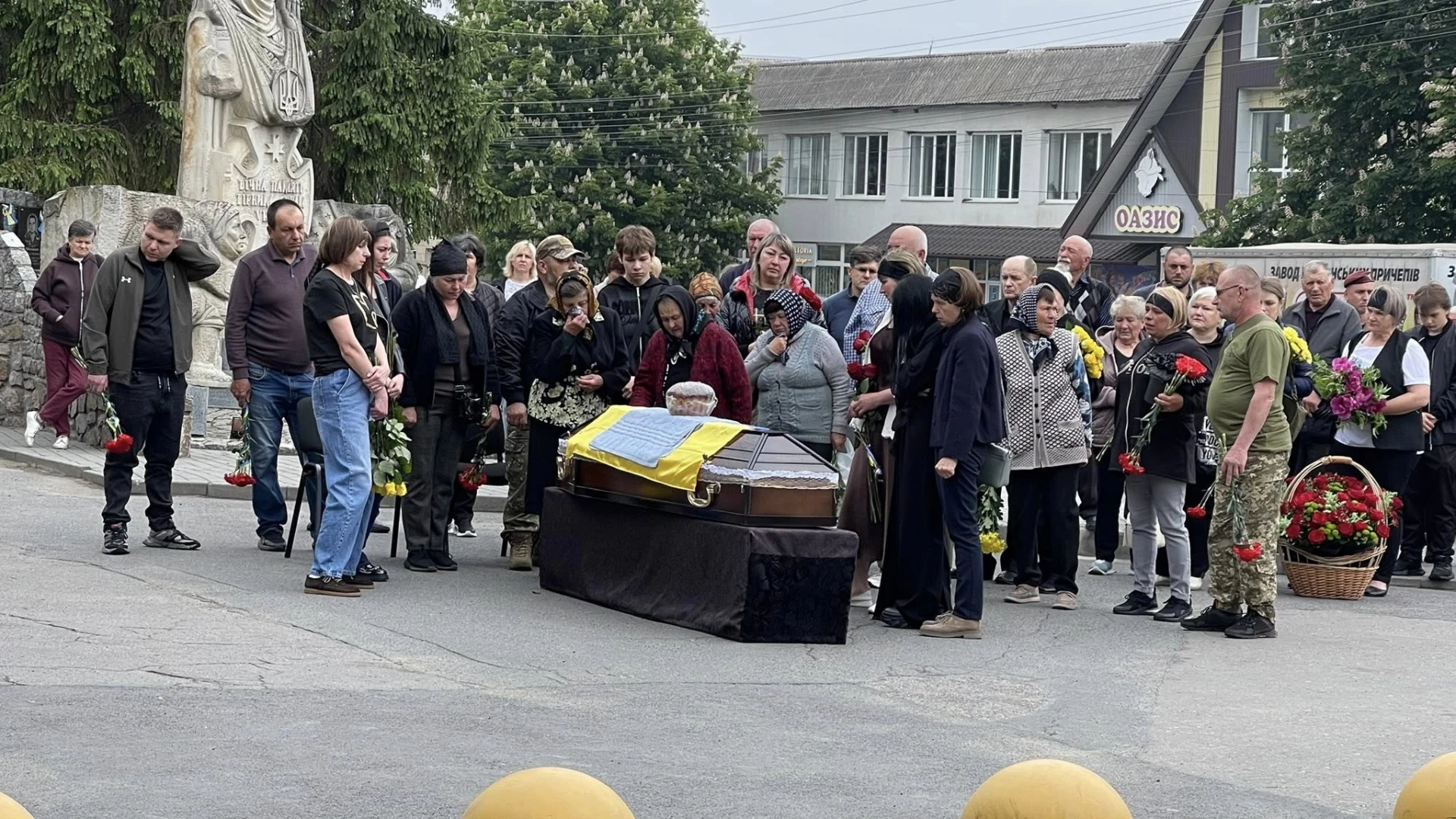 На Черкащині поховали 27-річного командира відділення Дмитра Тимошенка, його батько теж у ЗСУ