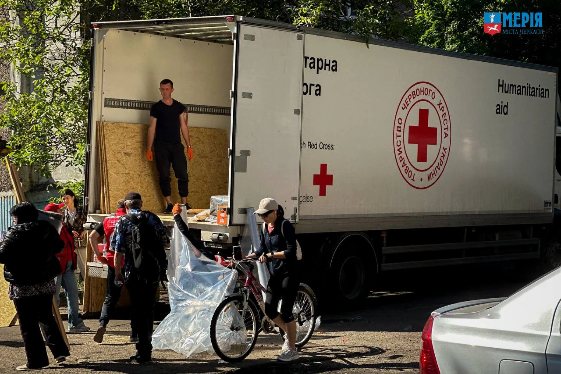 У Черкасах під час обстрілу пошкоджено 3 висотки, вибито 200 вікон