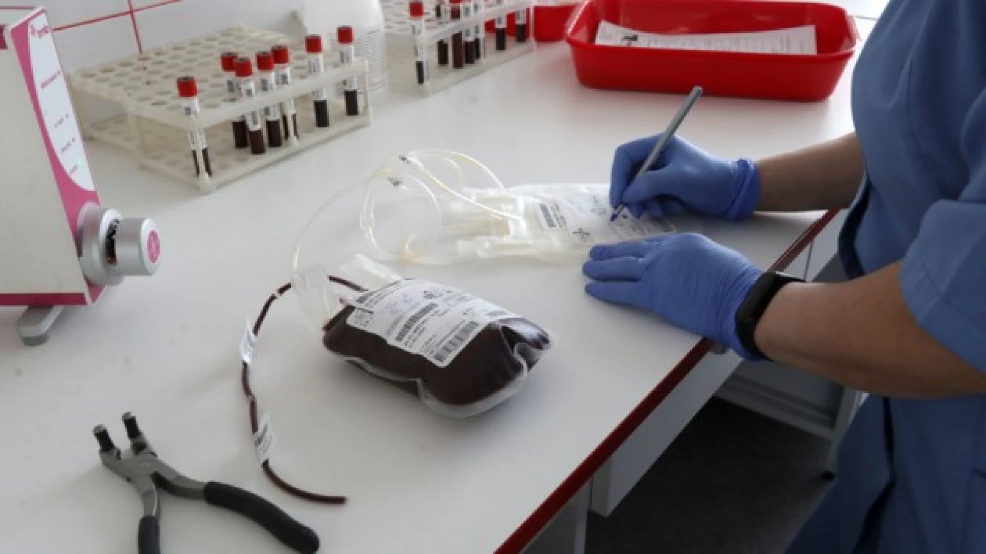 У столиці просять мешканців здати кров для постраждалих від російського удару