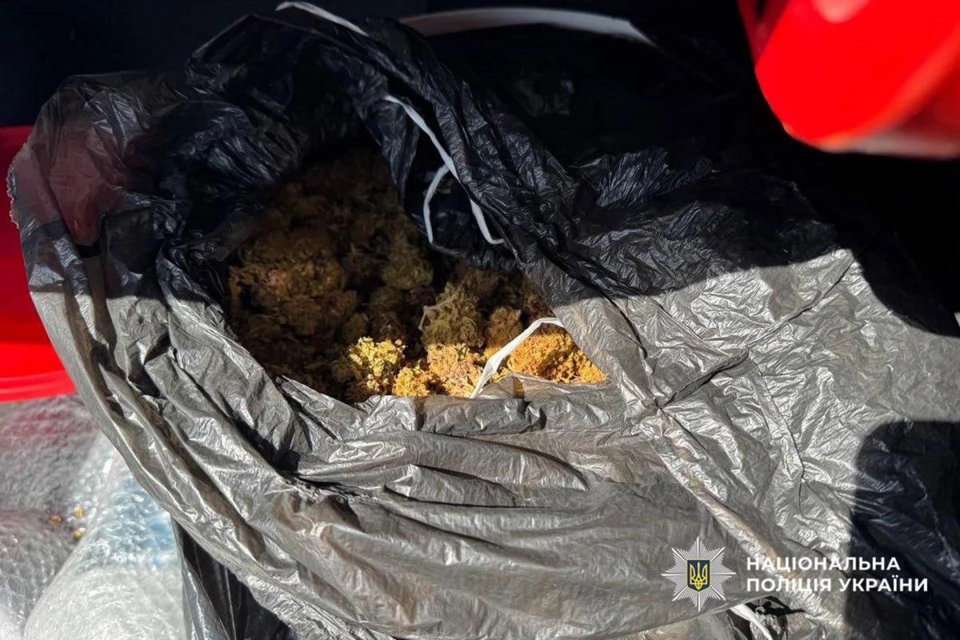 У Черкасах водій розповів патрульним, що везе наркотики