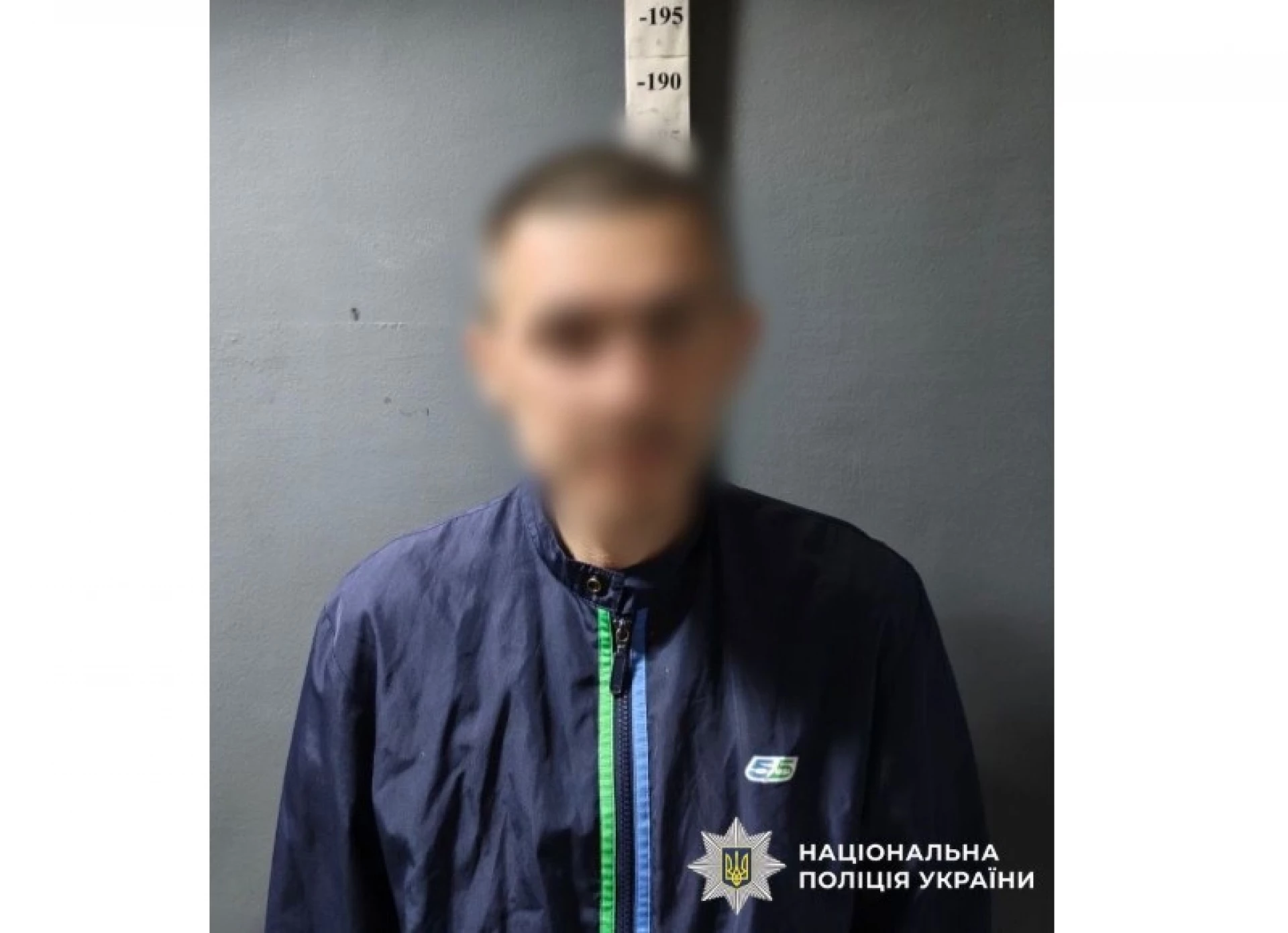 У Києві біля бювету перехожий напав на жінку та намагався зґвалтувати