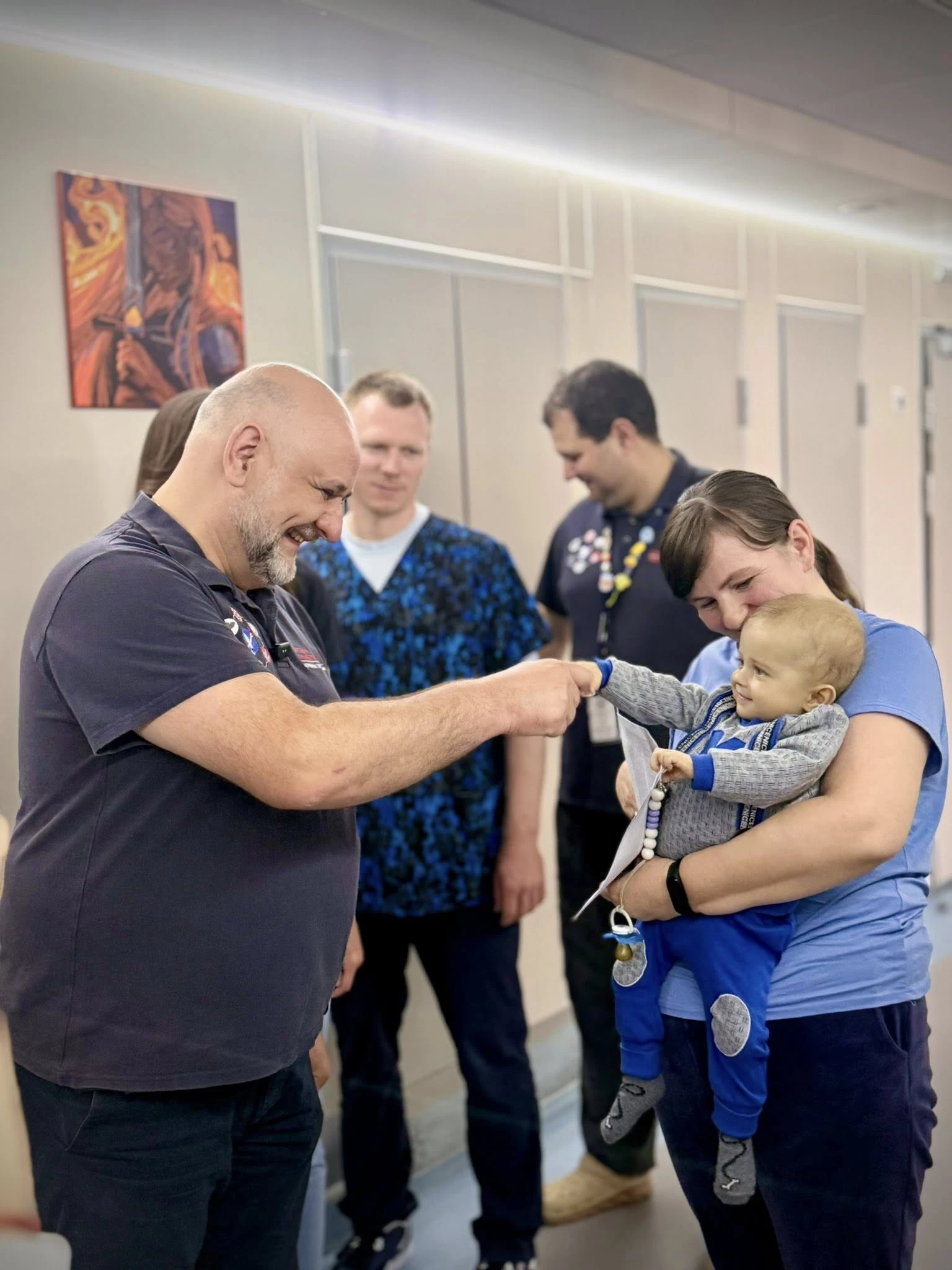 У Києві 8-місячній дитині терміново пересадили печінку, орган доставила авіація ДСНС