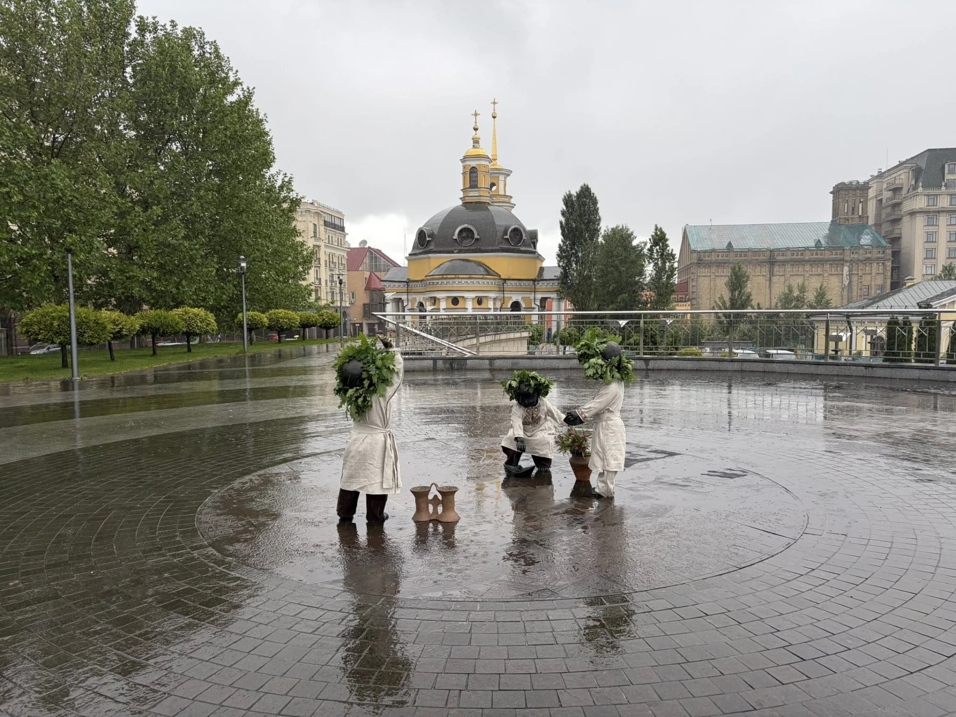 До Дня Києва малюків-засновників переодягли у трипільські костюми