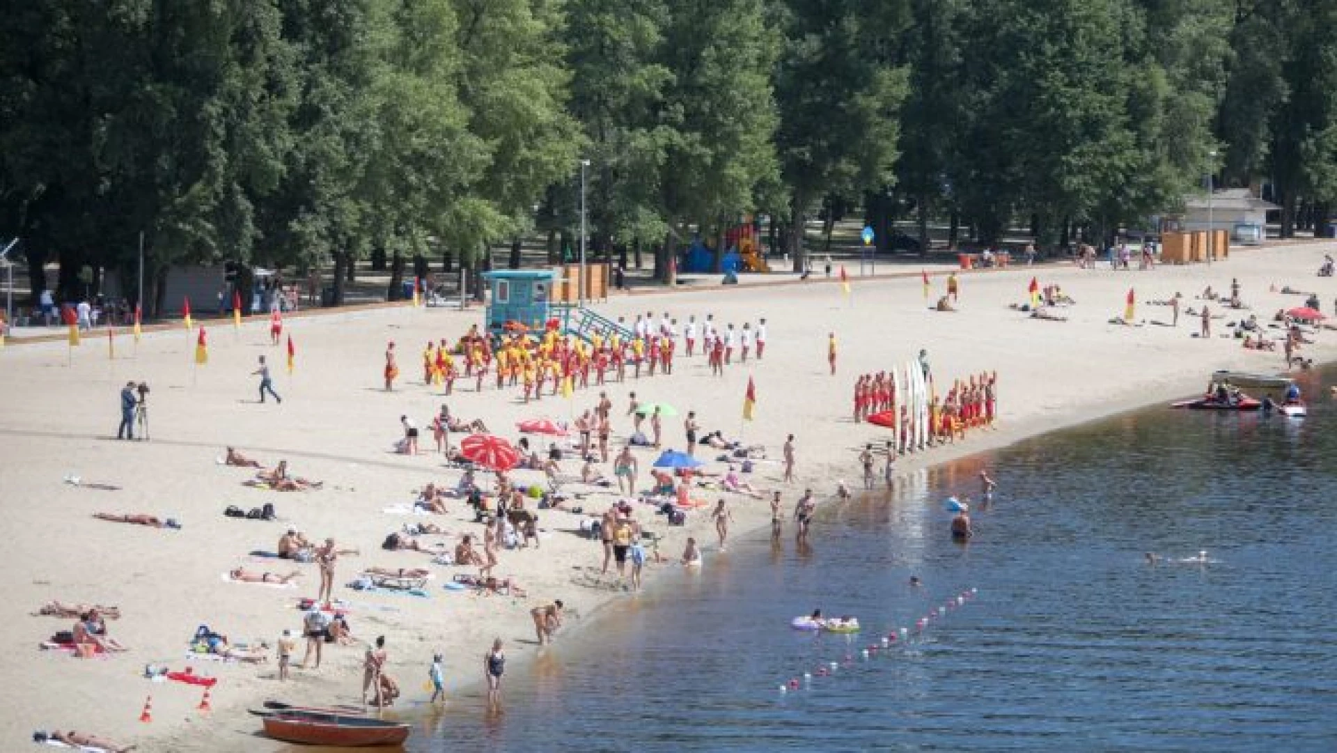 Де безпечно купатися в Києві: якість води на міських пляжах