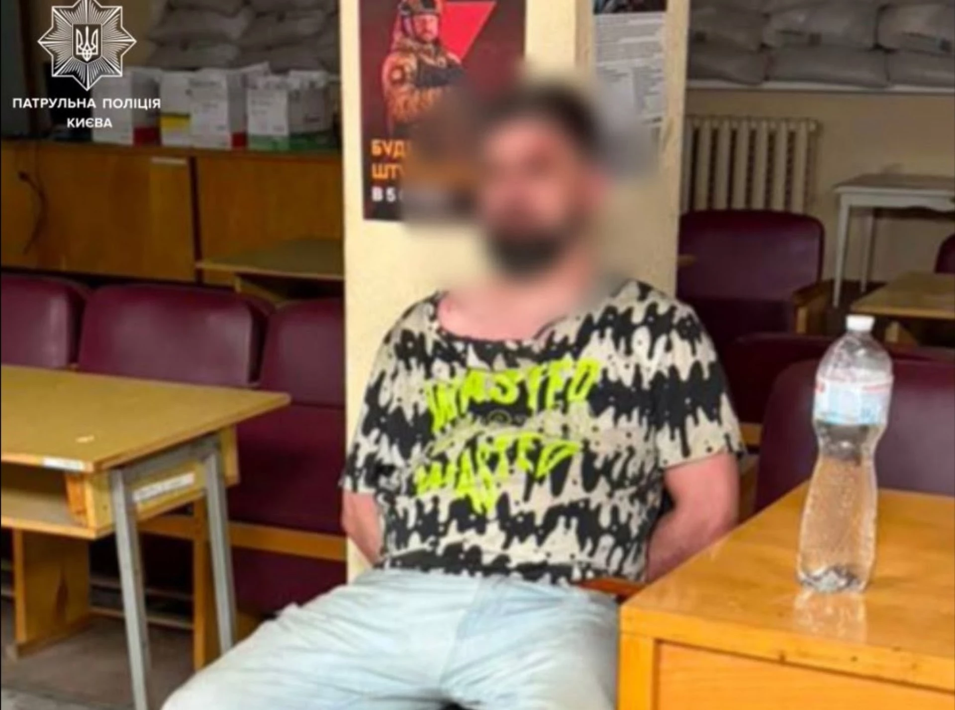 У Києві автомобіліста, який влаштував сутичку з поліцією,  доставили до РТЦК та СП