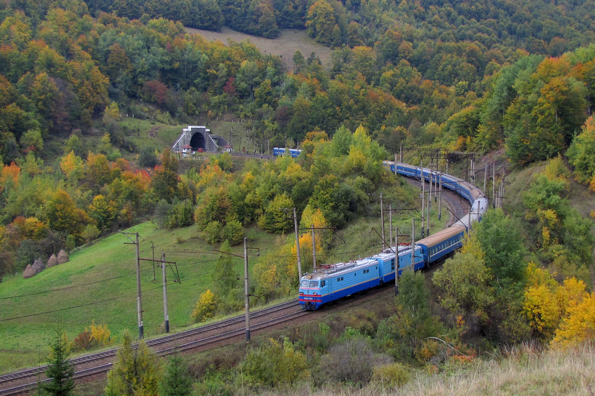 Укрзалізниця запускає додаткові поїзди з Києва до Рахова та Солотвина