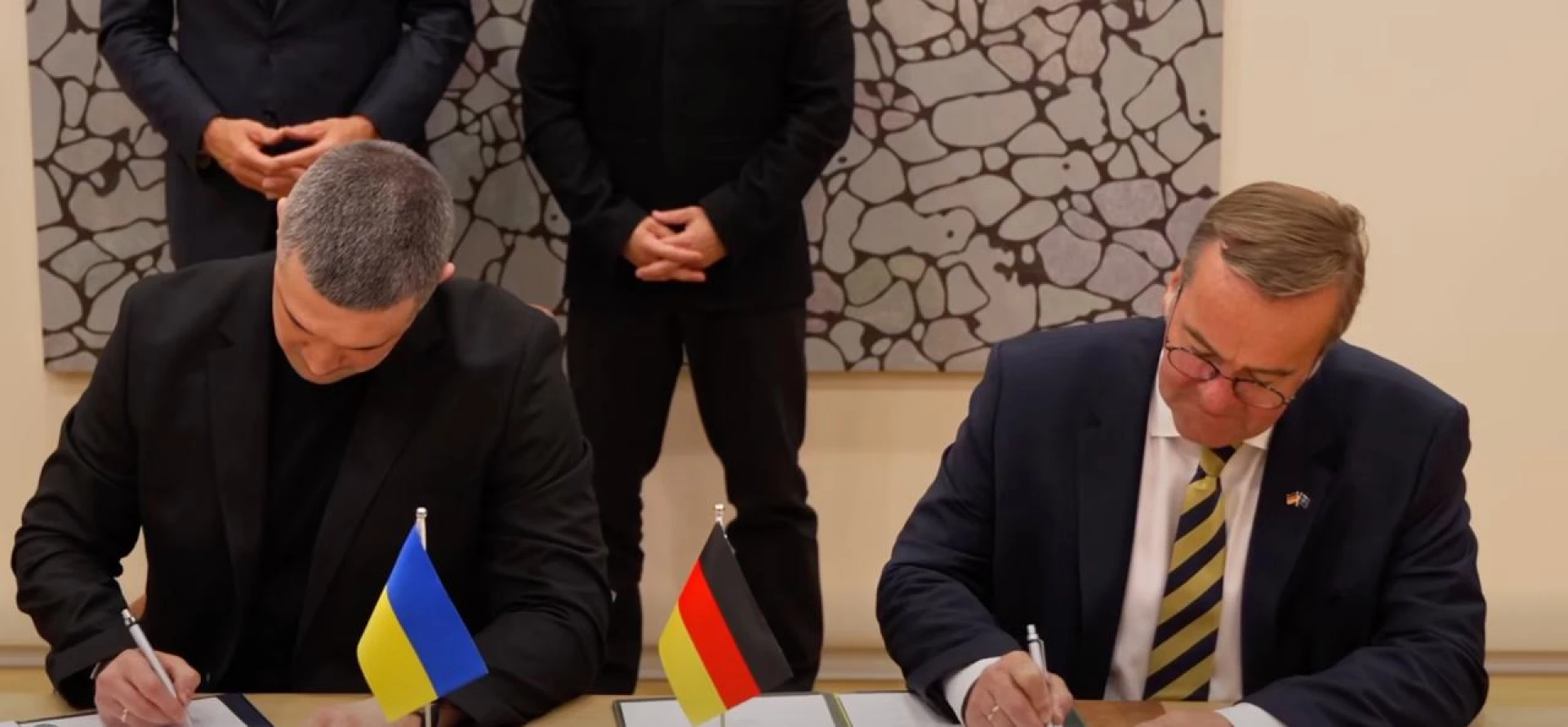 Україна отримає ще 4 млрд доларів військової допомоги: посилять ППО, артилерію та дрони