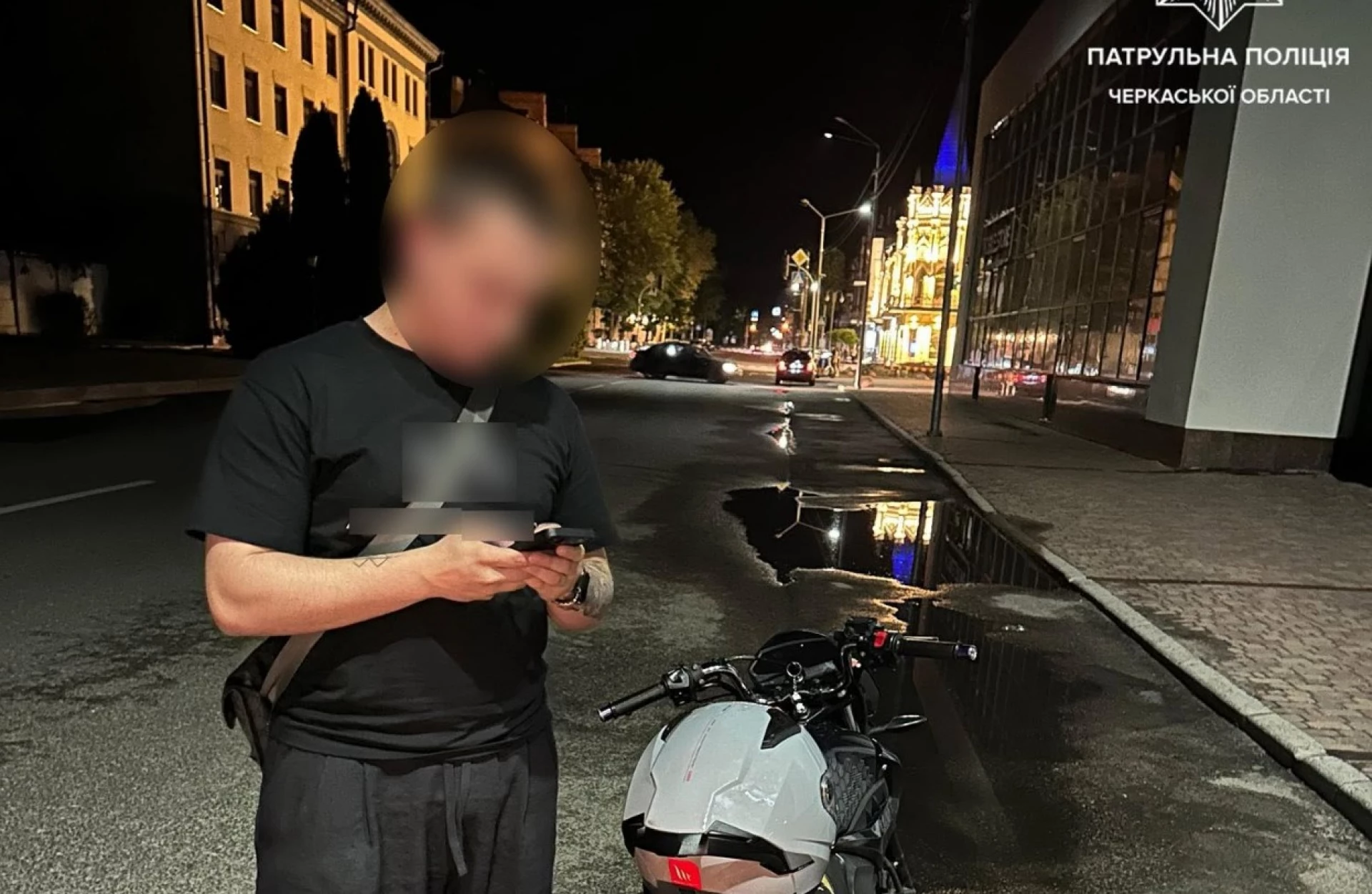 Покликали тата: у Черкасах виявили неповнолітнього мотоцикліста, який їздив без прав