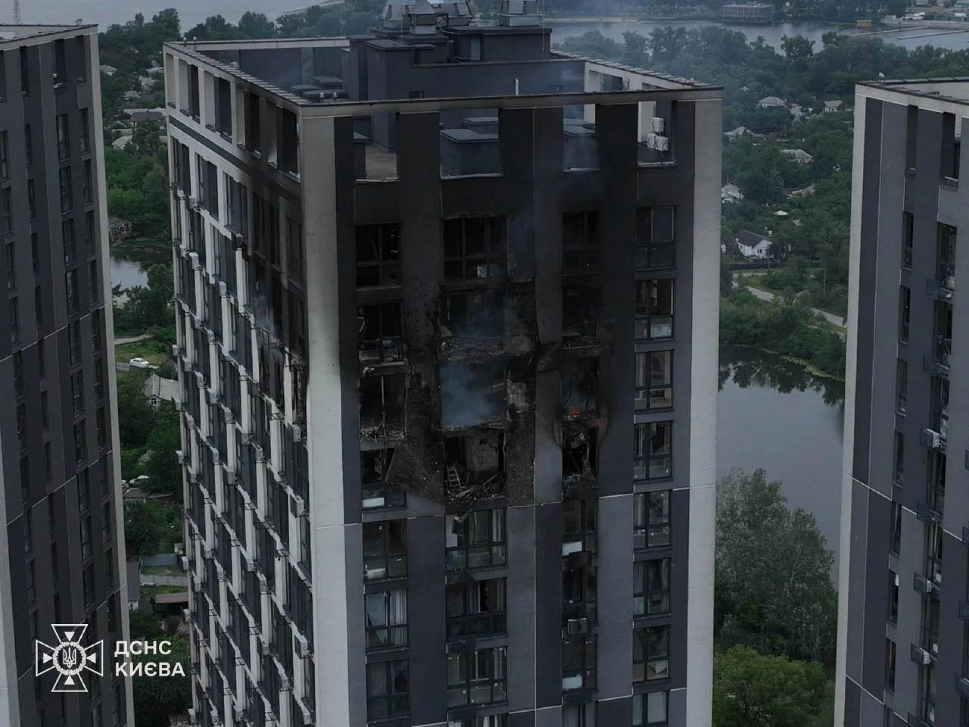 У Києві пошкоджено щонайменше 15 житлових будинків