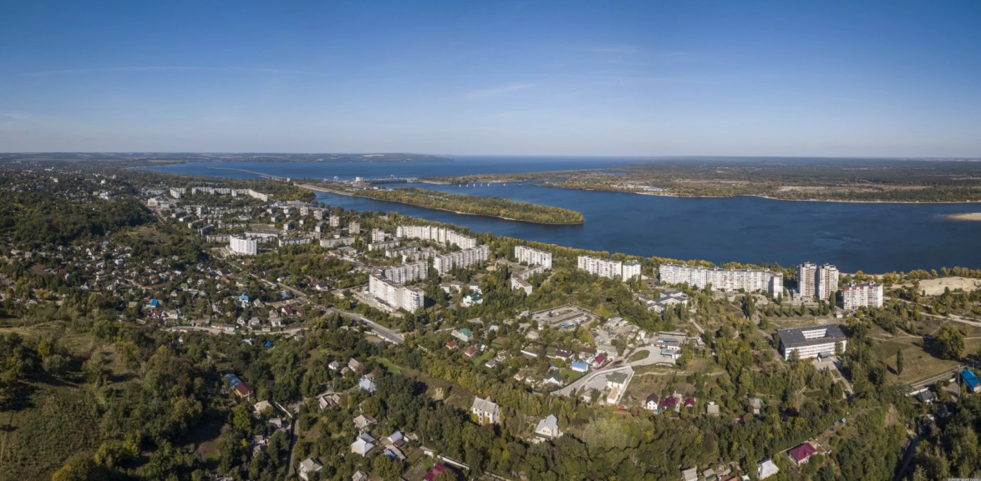 Що подивитися в Каневі: історичні місця, величні гори та заповідний острів
