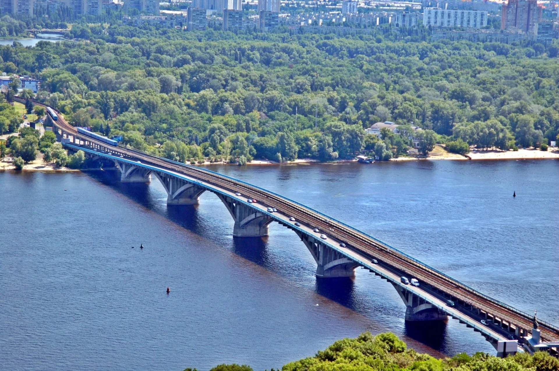 Київський метрополітен оголосив тендер на реставрацію мосту Метро