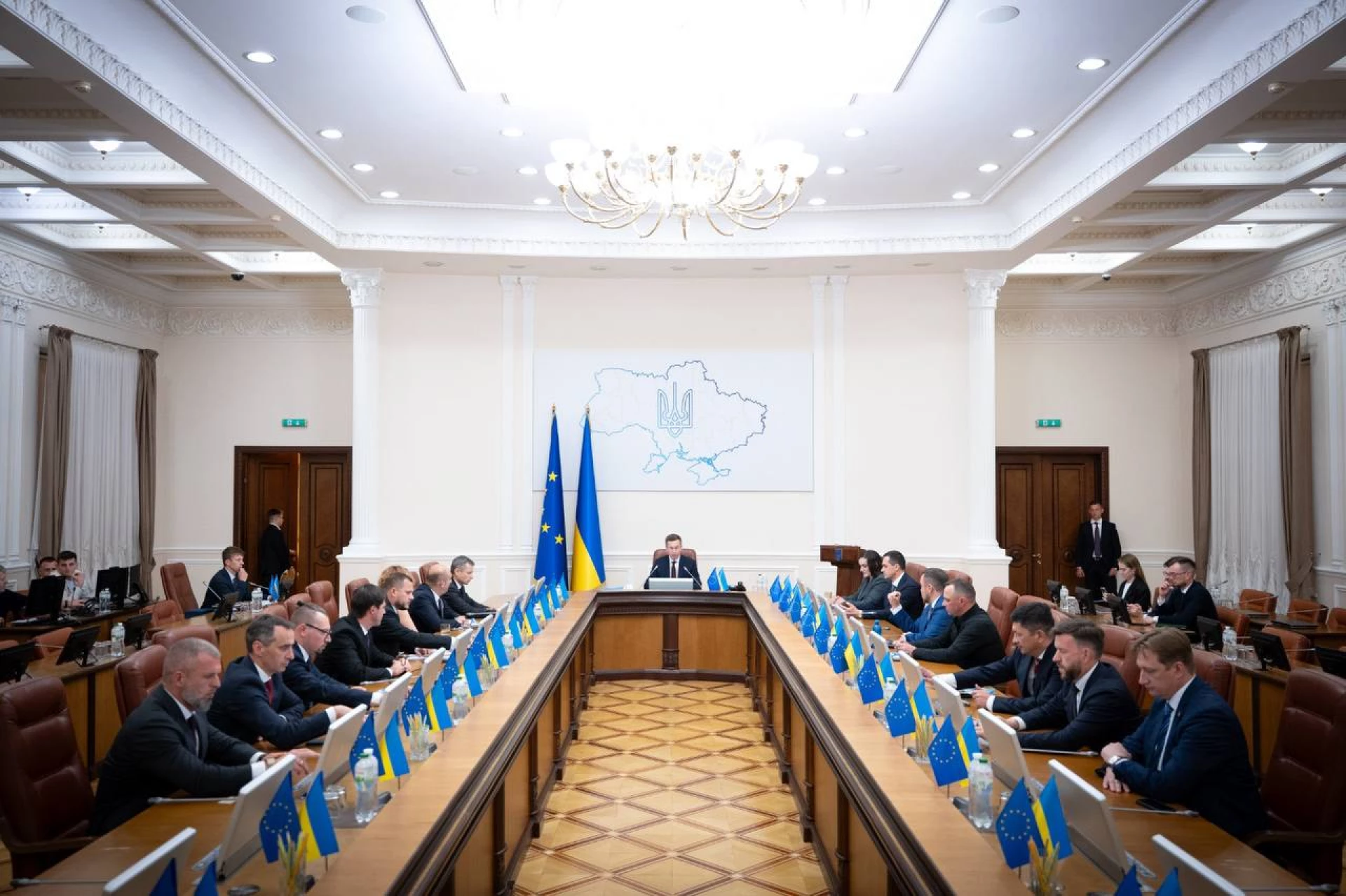 Нові керівники Міноборони й МЗС та поділ міністерств: Кабмін оголосив про великі зміни