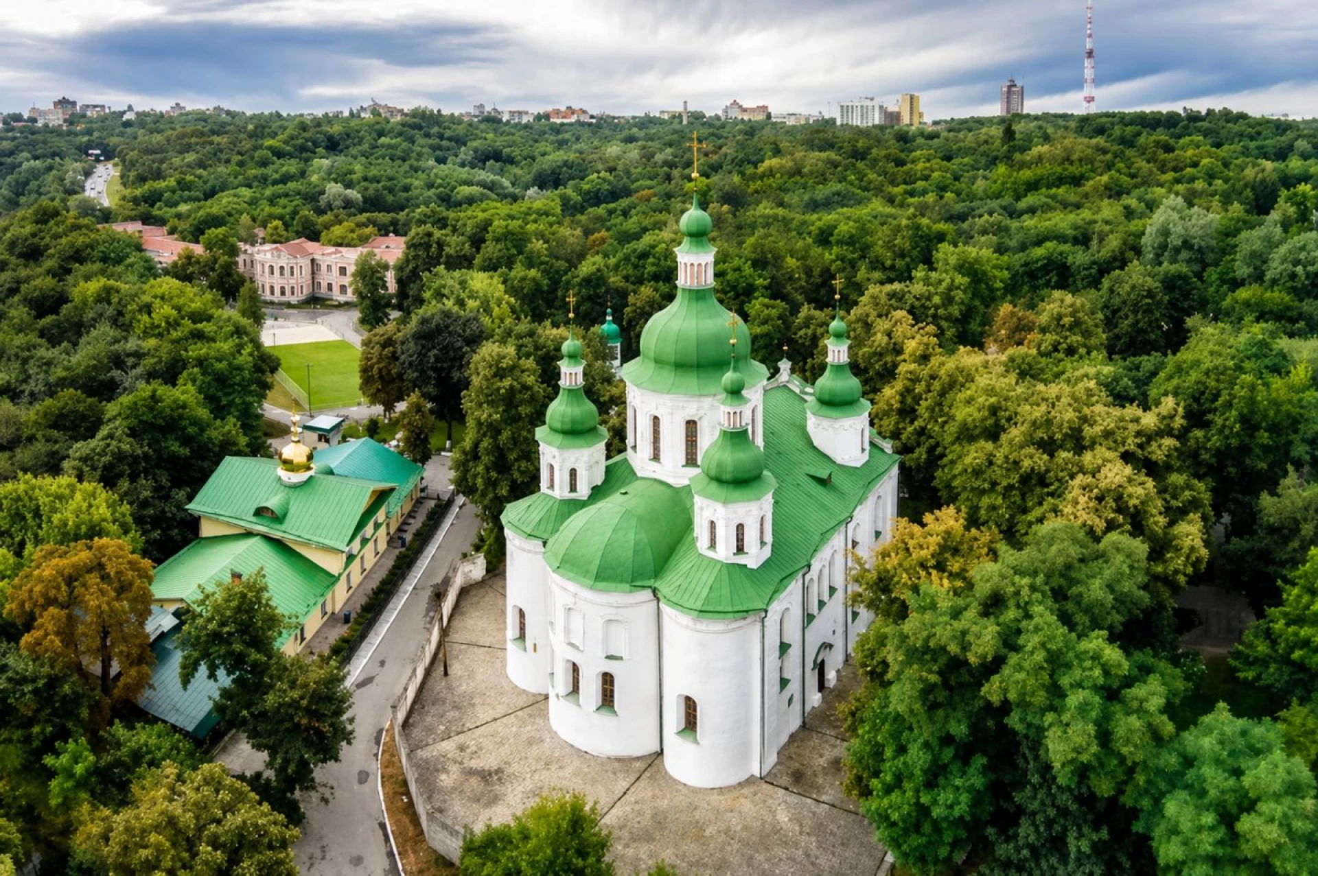 Кирилівська церква в Києві: що варто знати про одну з найдавніших святинь столиці