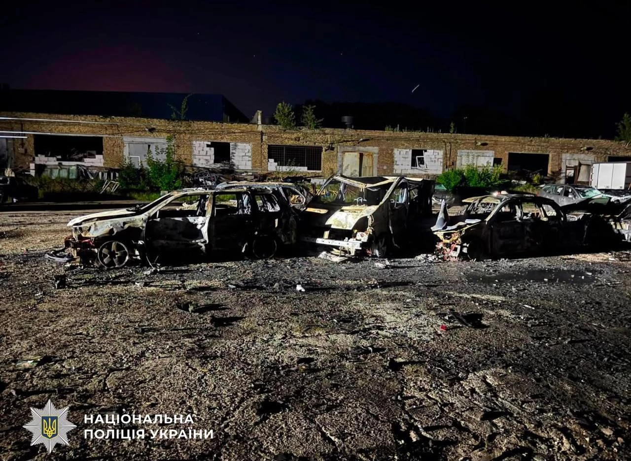 Троє людей в Києві постраждали внаслідок удару балістичними ракетами