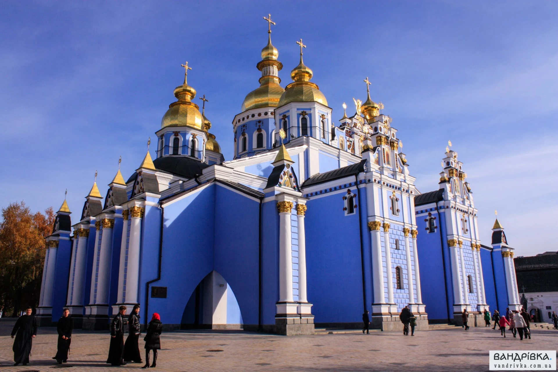 Михайлівський Золотоверхий собор в Києві: історія та цікаві факти обителі